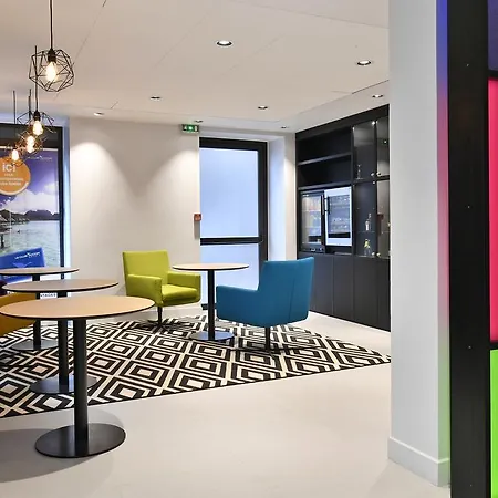 מלון Mercure Gare De L'est 4*