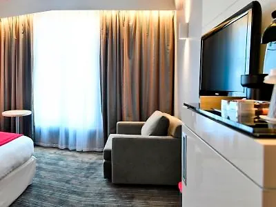 Otel Mercure Gare De L'est 4*